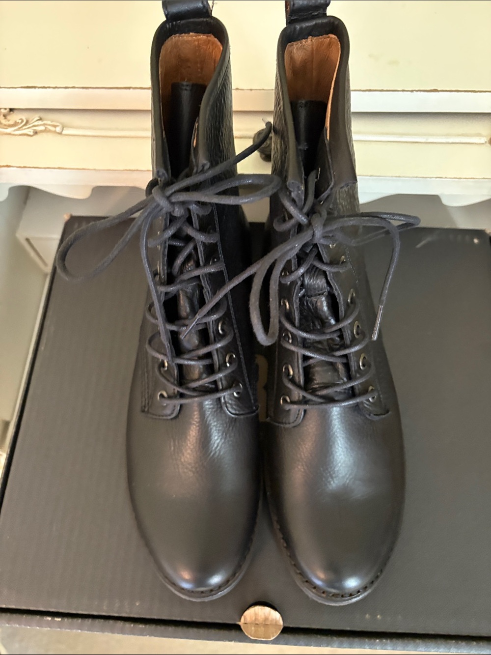 NIB - Frye Veronica Black Leather Combat Boots - Size 8 - Picture 6 of 12